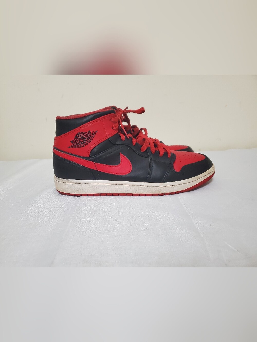Nike Air Jordan 1 Mid Alternate Bred Mens Size 10